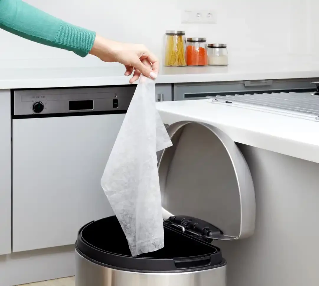 Deodorize Garbage Cans