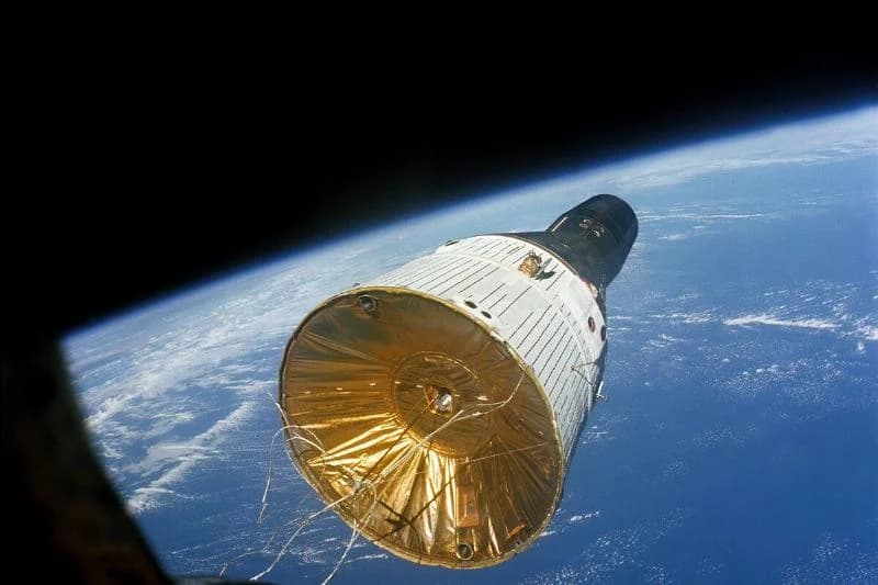 Gemini Vi In Orbit 160 Miles (257 Km) Above Earth