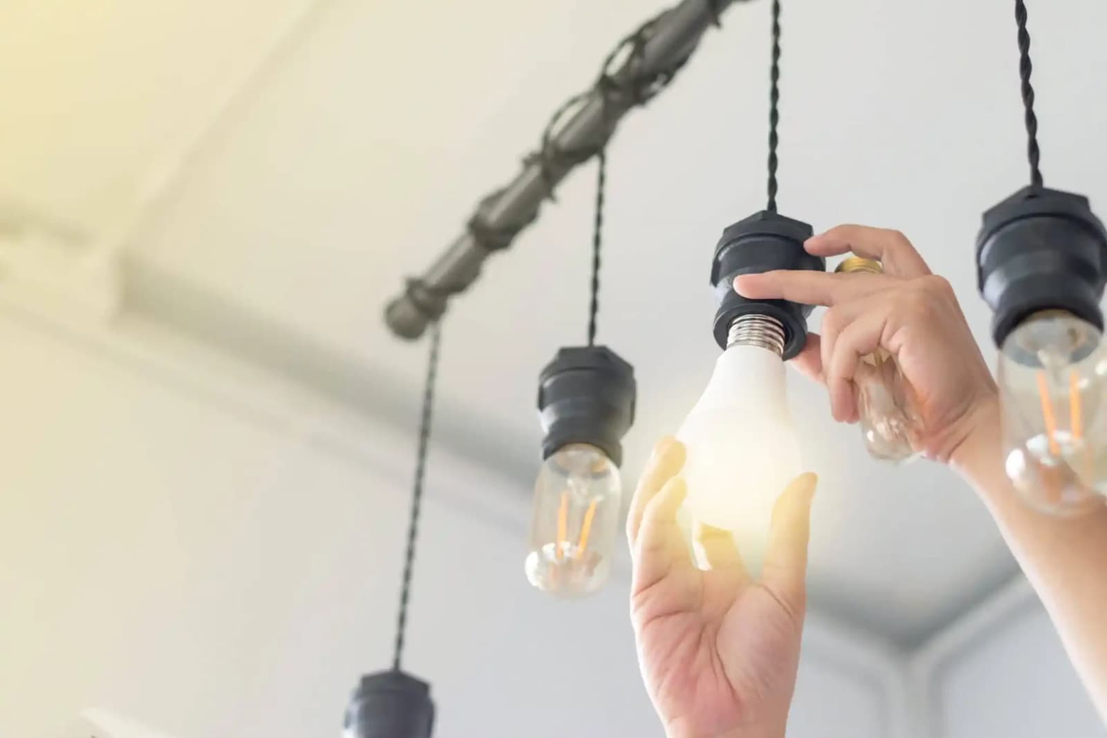 Use A Potato To Unscrew Your Broken Lightbulbs