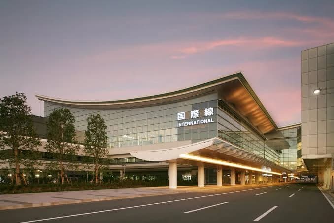 Top 15 Most Comfortable & Luxurious Airports In the World