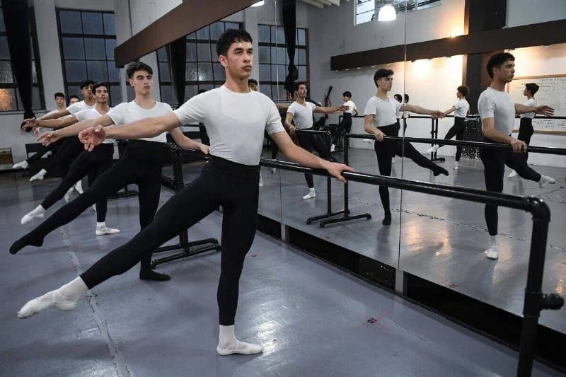 URUGUAY-BALLET-FBL-MALE DANCERS-CAVANI